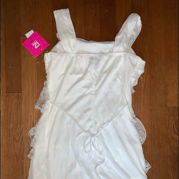 WHITE RUFFLE DRESS - Picture 3 of 3